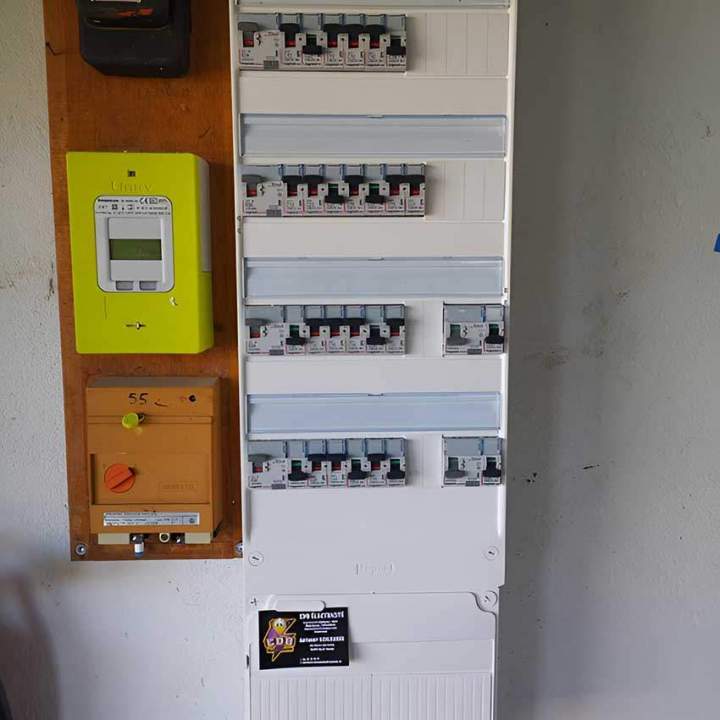 Travaux de mise en place et de configuration de tableau électrique Saint-Jeoire